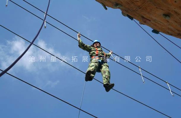 高空拓展器材,，高空拓展訓(xùn)練架